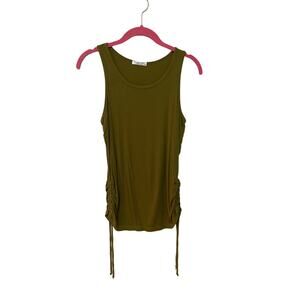 Women’s green Ekouaer tank top size medium